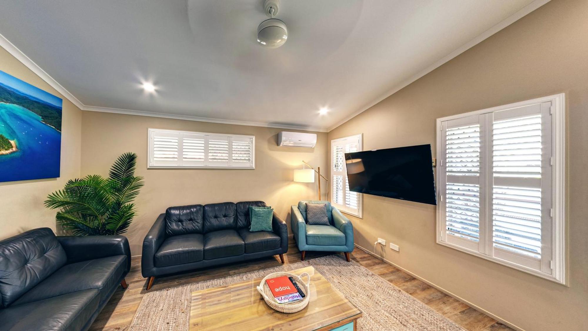 Big4 Adventure Whitsunday Resort Airlie Beach Exterior photo