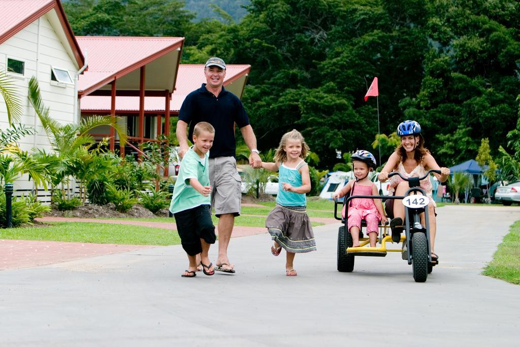 Big4 Adventure Whitsunday Resort Airlie Beach Exterior photo