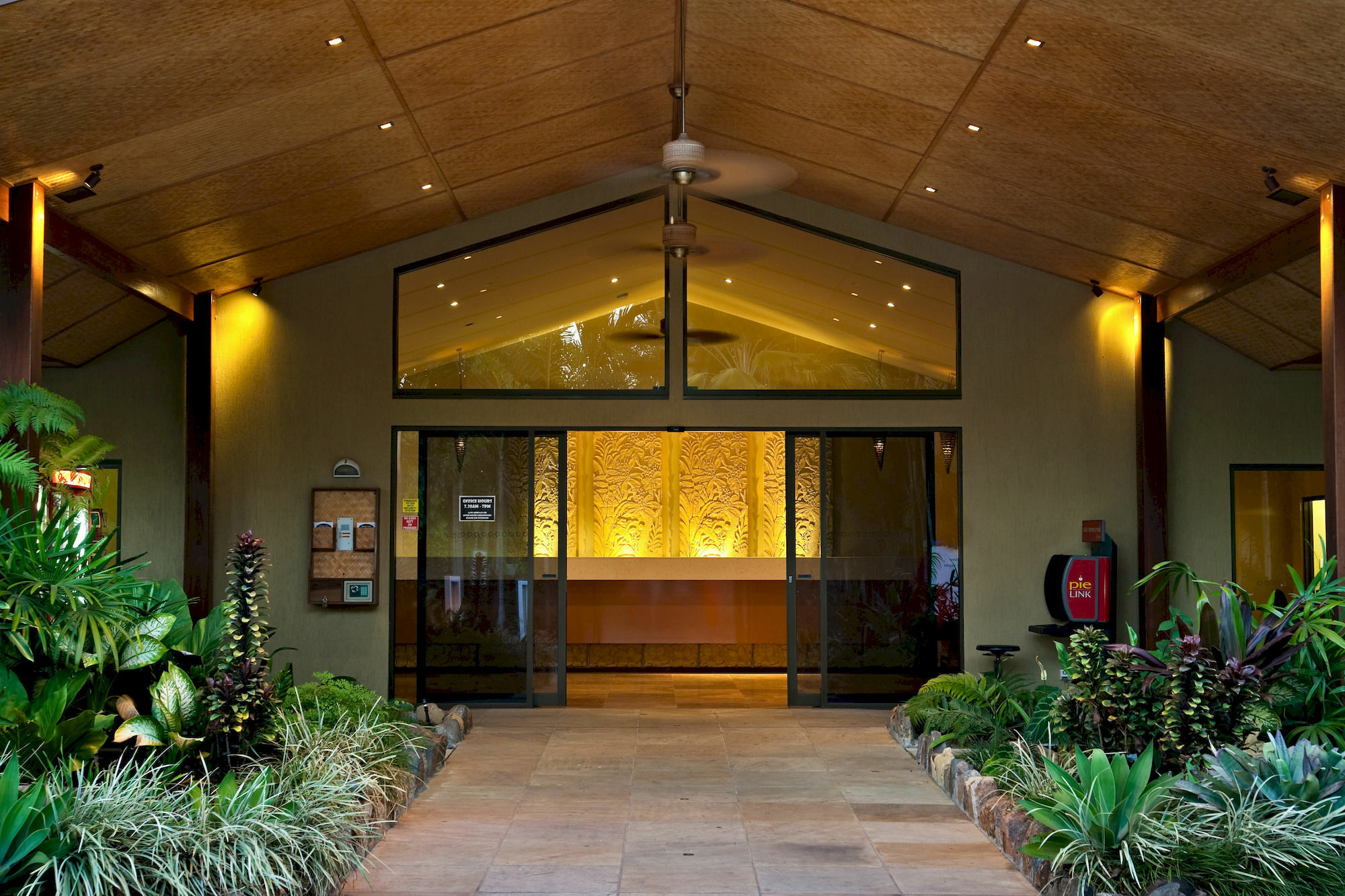 Big4 Adventure Whitsunday Resort Airlie Beach Exterior photo