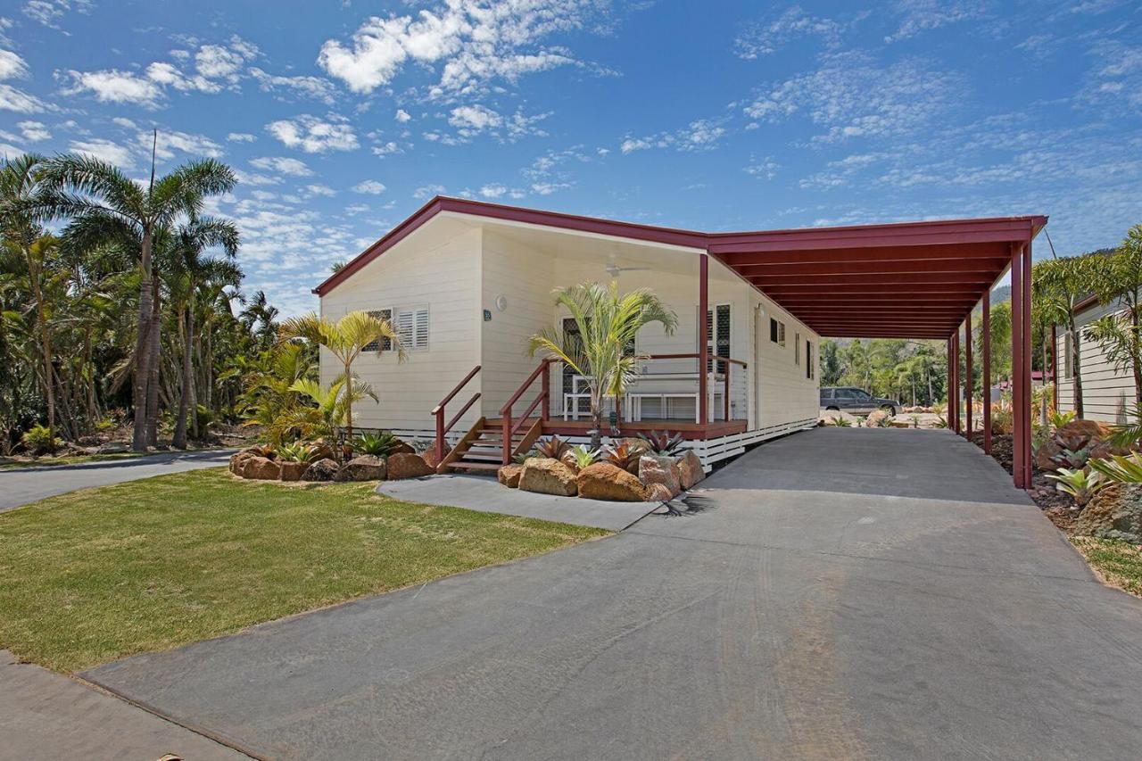 Big4 Adventure Whitsunday Resort Airlie Beach Exterior photo
